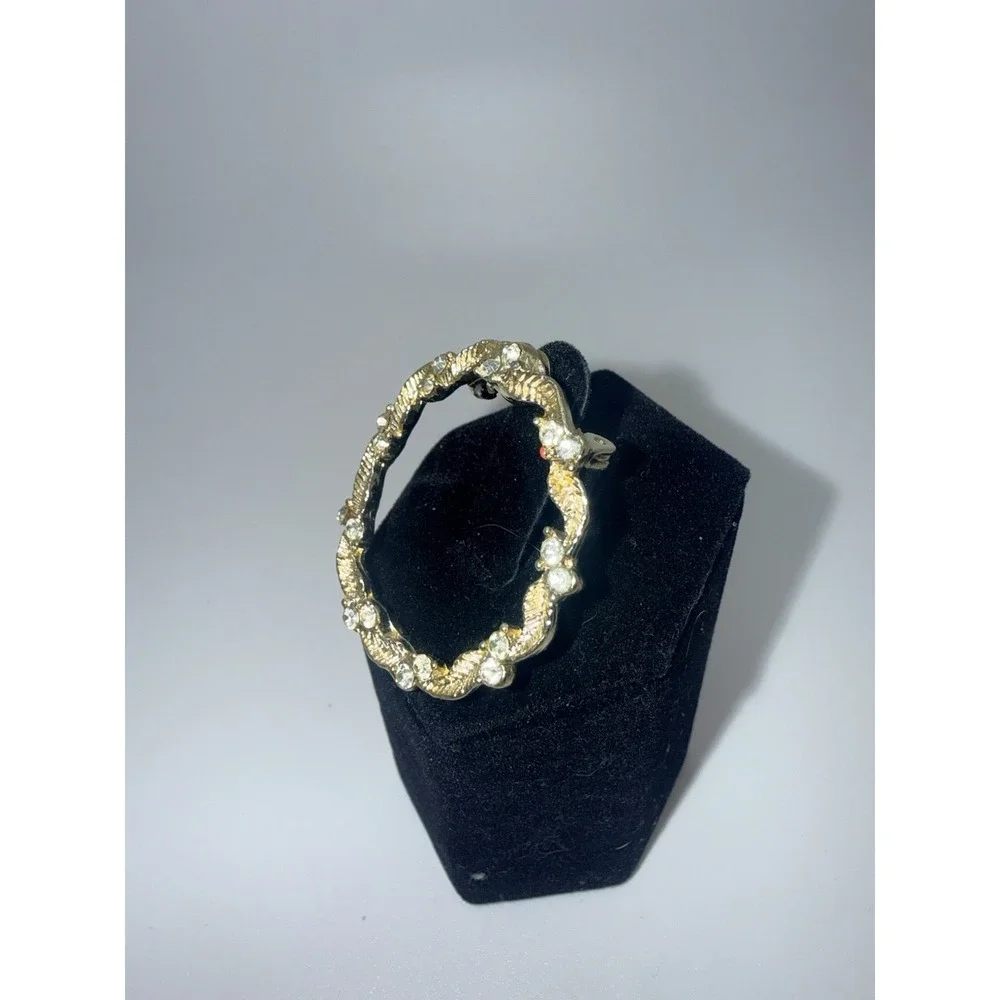 Gerry's Brooch‎ Vintage Leaf Rhinestone Wreath Gold Tone 1 3/8